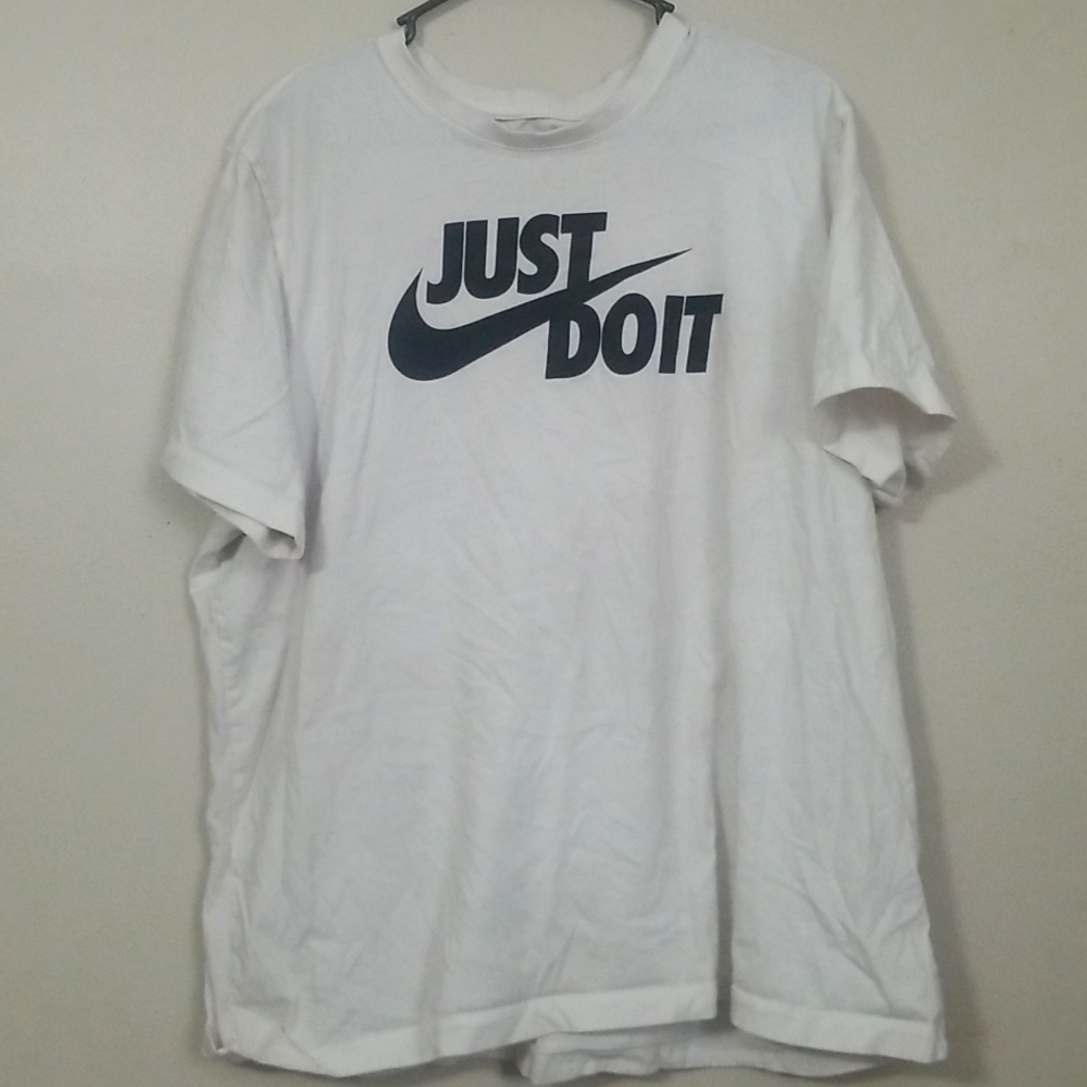 Mens nike tshirt